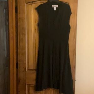 Jessica Howard Black Sleeveless Knee-Length Dress